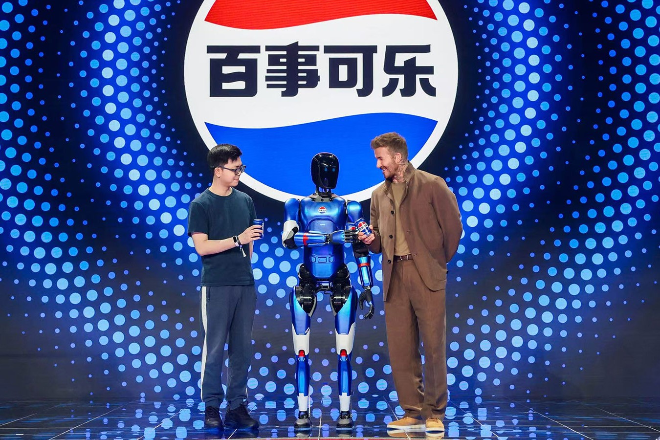 yl7703永利机器人携手百事中国共创“百事蓝宝” 共燃渴望新章